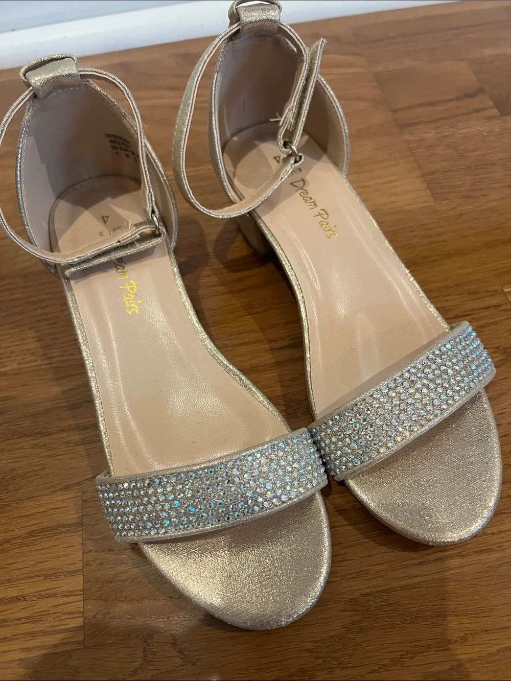 Dream Pairs shimmering gold